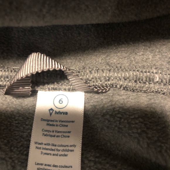 Girls size 6 Ivivva scuba fleece Hoodie Lululemon for kids - Picture 3 of 4